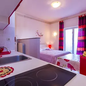 Lori Apartmán